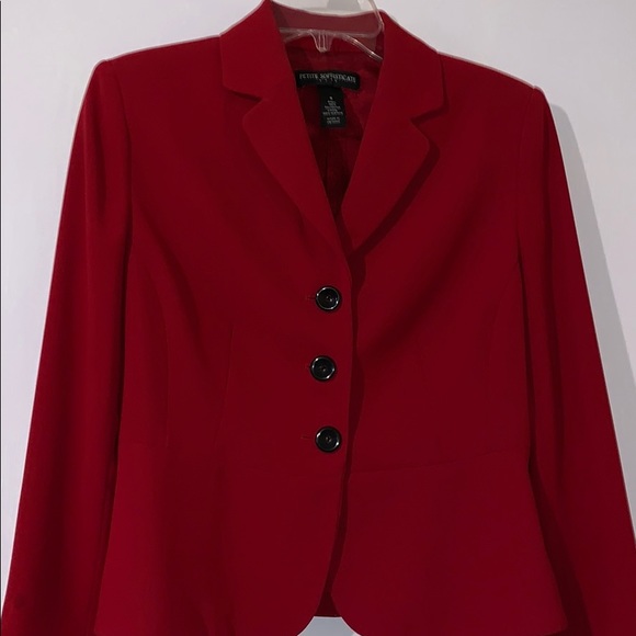 Suit skirt that consists of a petite sophisticates jacket and skirt! - Picture 2 of 10